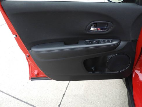 Used 2018 Honda HR-V LX image 14