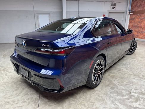 Used 2026 BMW 740i xDrive image 5