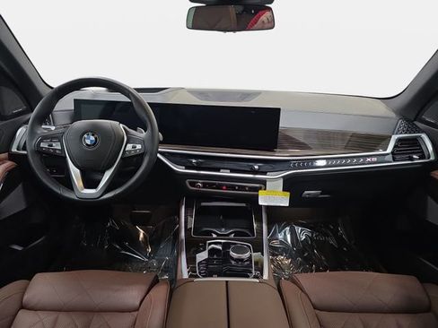 Certified 2024 BMW X5 xDrive40i w/ Premium Package AWD/4WD image 9