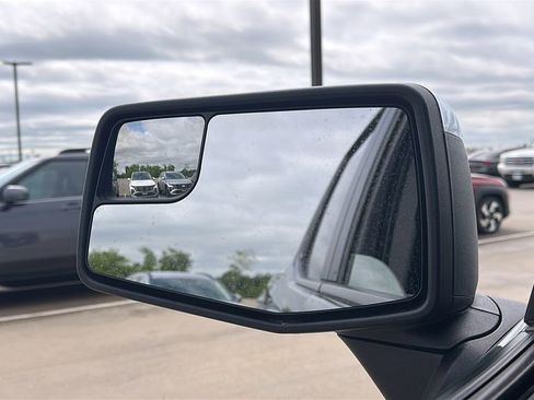 Used 2025 Chevrolet Silverado 1500 LT RWD image 18