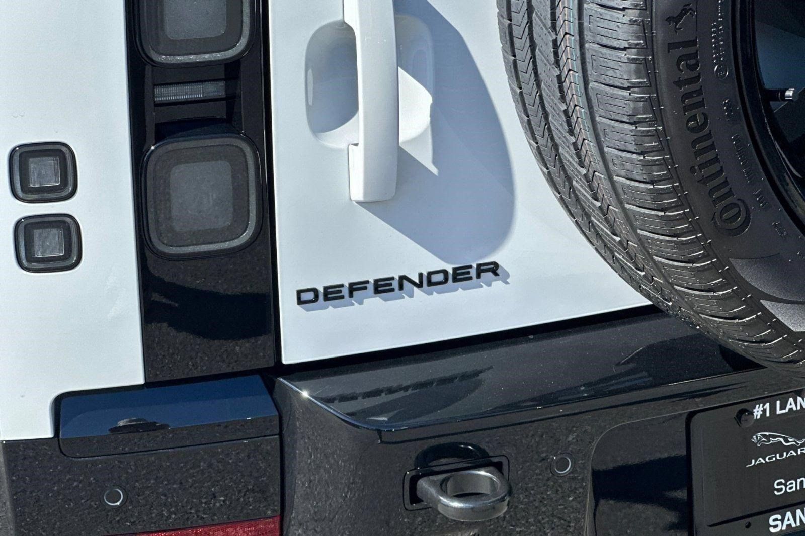 New 2026 Land Rover Defender 110 X-Dynamic SE AWD/4WD image 28