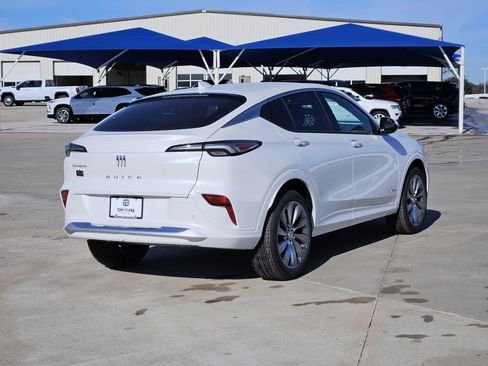 New 2026 Buick Envista Avenir FWD image 3