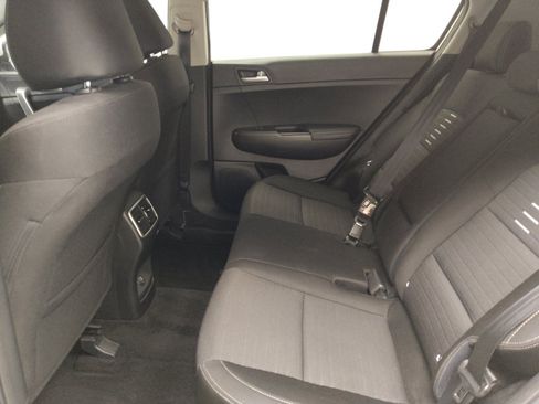 Used 2018 Kia Sportage LX AWD/4WD image 18