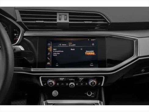 Used 2022 Audi Q3 2.0T Premium Plus w/ Premium Plus Package image 7