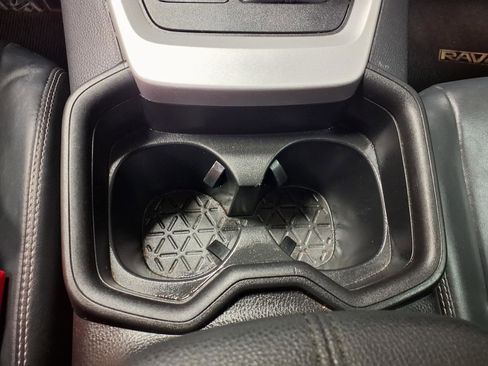 Used 2021 Toyota RAV4 XLE Premium FWD image 19