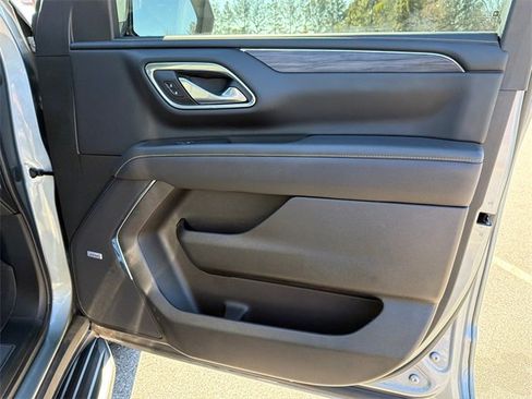 Used 2023 GMC Yukon XL SLT image 14