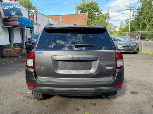 Used 2014 Jeep Compass Latitude AWD/4WD image 10