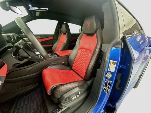 Used 2022 Lamborghini Urus AWD/4WD image 22
