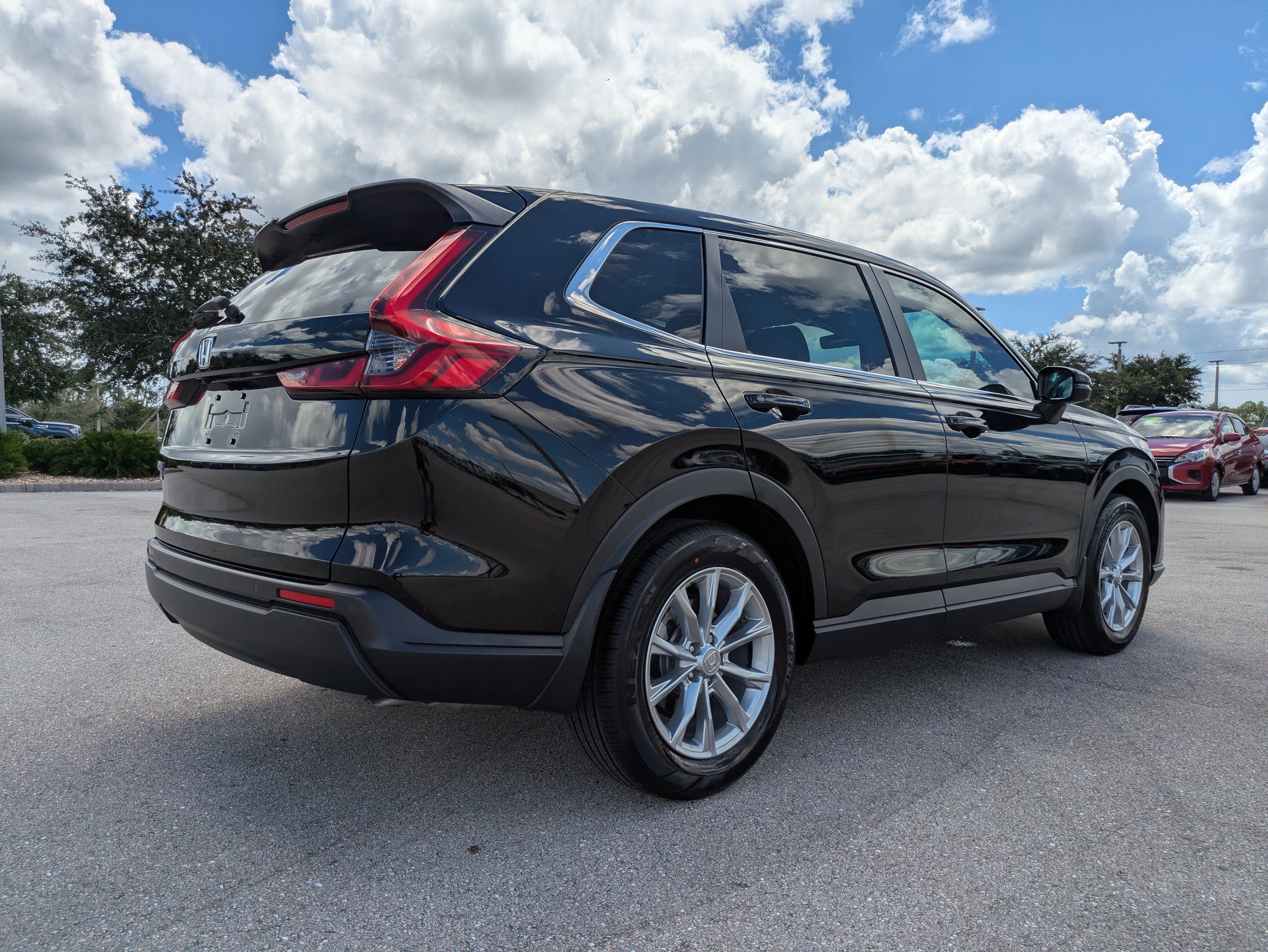 Used 2025 Honda CR-V EX-L image 4