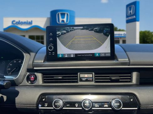 Used 2024 Honda Pilot Touring image 29