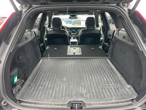 Used 2024 Volvo XC60 B5 Ultimate w/ Protection Package Premier AWD/4WD image 30