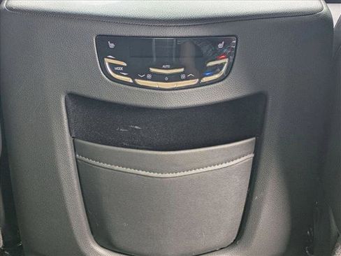 Used 2019 Cadillac Escalade Luxury AWD/4WD image 18