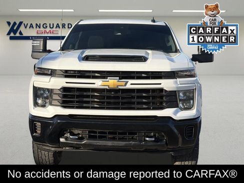 Used 2024 Chevrolet Silverado 2500 Custom w/ Custom Value Package image 2