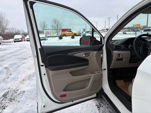 Used 2016 Honda Pilot EX image 11