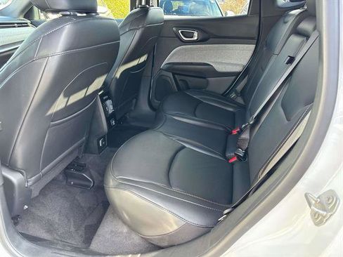 Certified 2023 Jeep Compass Latitude image 10