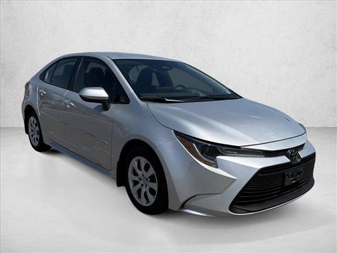 Used 2024 Toyota Corolla LE FWD image 3