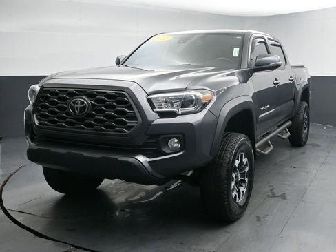 Used 2022 Toyota Tacoma TRD Off-Road image 4