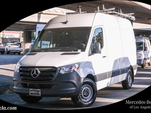 Used 2023 Mercedes-Benz Sprinter 2500 image 1