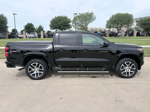 Used 2023 Chevrolet Colorado Z71 w/ Z71 Convenience Package 2 AWD/4WD image 3