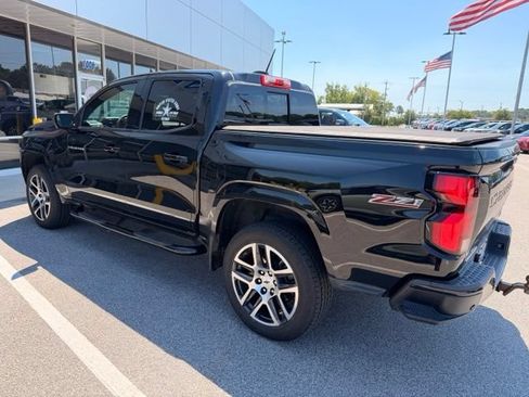 Used 2023 Chevrolet Colorado Z71 w/ Z71 Convenience Package 2 AWD/4WD image 2