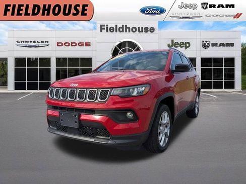 Used 2024 Jeep Compass Latitude image 1