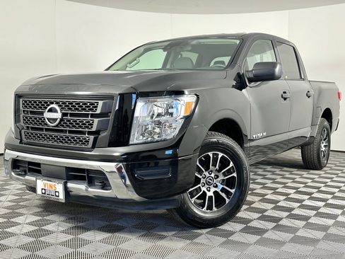 Used 2023 Nissan Titan SV image 37