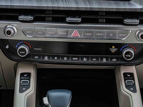 Certified 2023 Kia Telluride EX w/ EX Captain's Chair Package AWD/4WD image 13