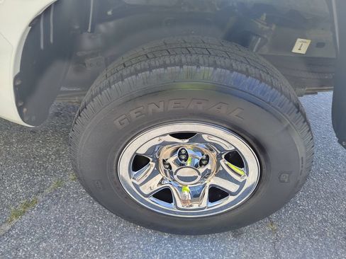 Used 2018 Toyota Tacoma SR RWD image 22