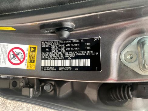 Used 2017 Toyota Highlander XLE image 35