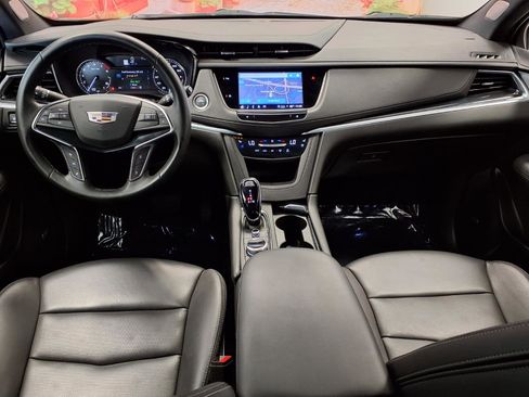 Certified 2025 Cadillac XT5 Premium Luxury AWD/4WD image 16