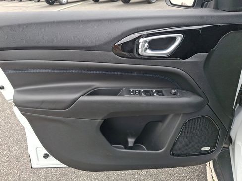 New 2026 Jeep Compass Limited w/ Sun, Sound & Navigation Group AWD/4WD image 9