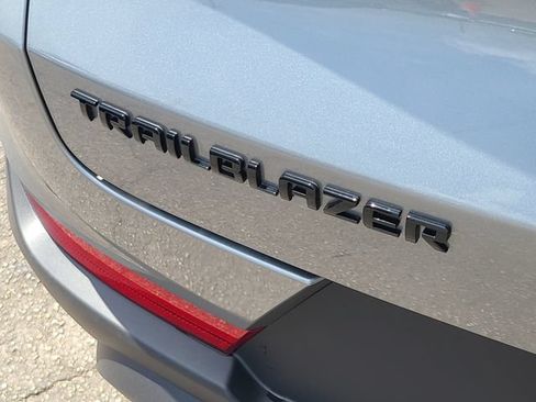 New 2026 Chevrolet TrailBlazer LT w/ Midnight Edition FWD image 10