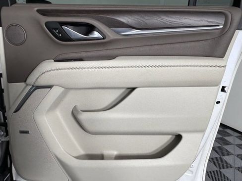 Used 2021 GMC Yukon XL Denali w/ Denali Premium Package image 31