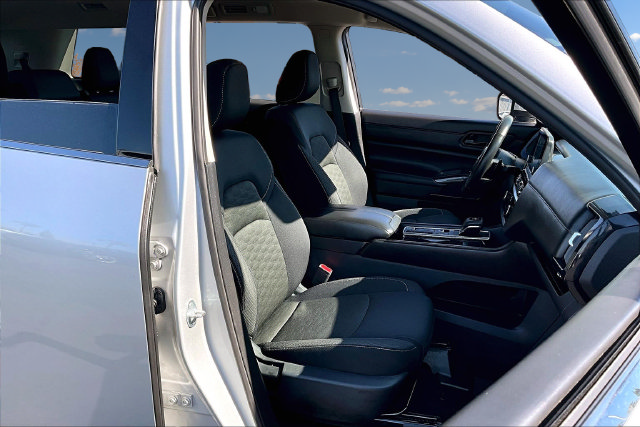 Certified 2024 Nissan Pathfinder SV FWD image 27