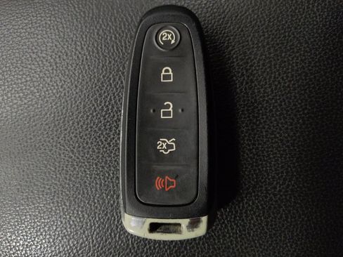 Used 2017 Ford Escape Titanium AWD/4WD image 32