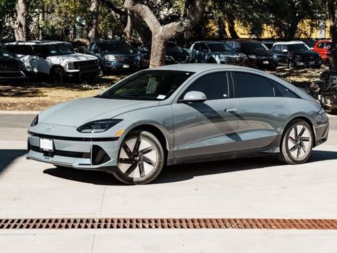 New 2025 Hyundai Ioniq 6 SE RWD image 2