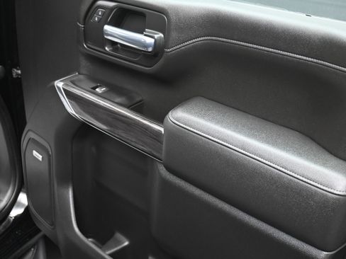 Used 2020 Chevrolet Silverado 2500 LTZ w/ LTZ Plus Package image 28