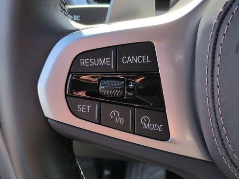 Used 2026 BMW X5 sDrive40i w/ M Sport Package image 11