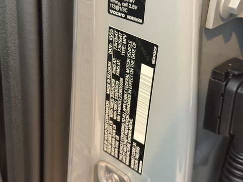 New 2026 Volvo EX30 Cross Country Ultra image 28