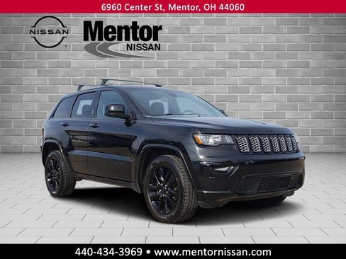 Used 2019 Jeep Grand Cherokee Altitude image 1
