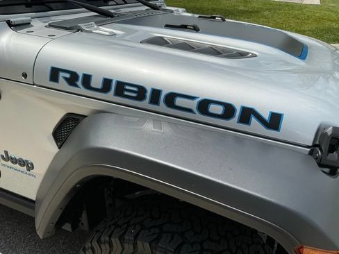 Used 2023 Jeep Wrangler Unlimited Rubicon 4xe w/ Cold Weather Group AWD/4WD image 8