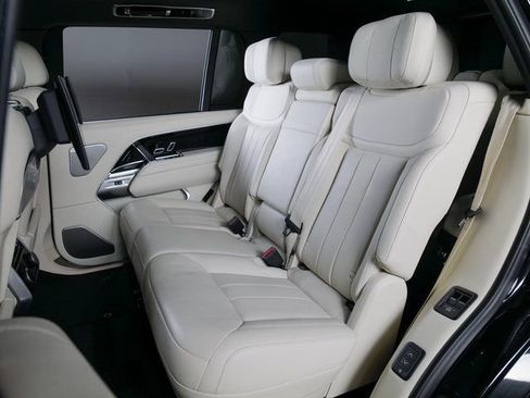 Used 2025 Land Rover Range Rover Long Wheelbase Autobiography AWD/4WD image 5