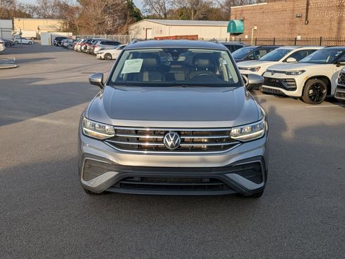 Used 2022 Volkswagen Tiguan SE image 8