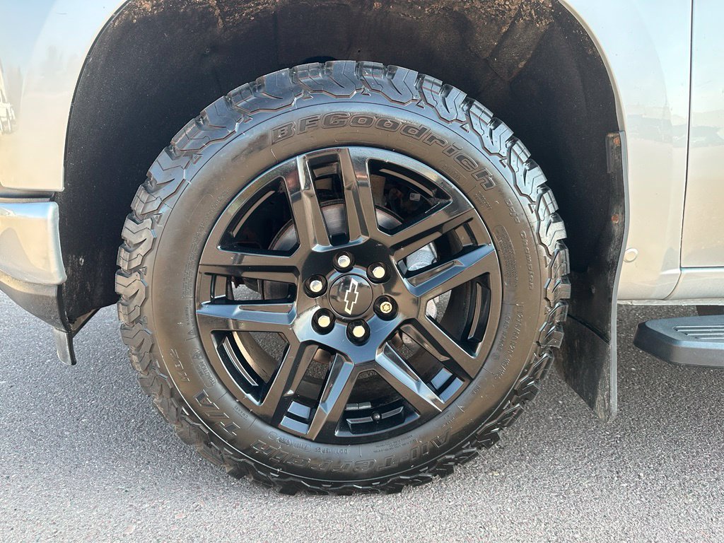 Used 2022 Chevrolet Silverado 1500 RST w/ LPO, Blackout Package AWD/4WD image 39