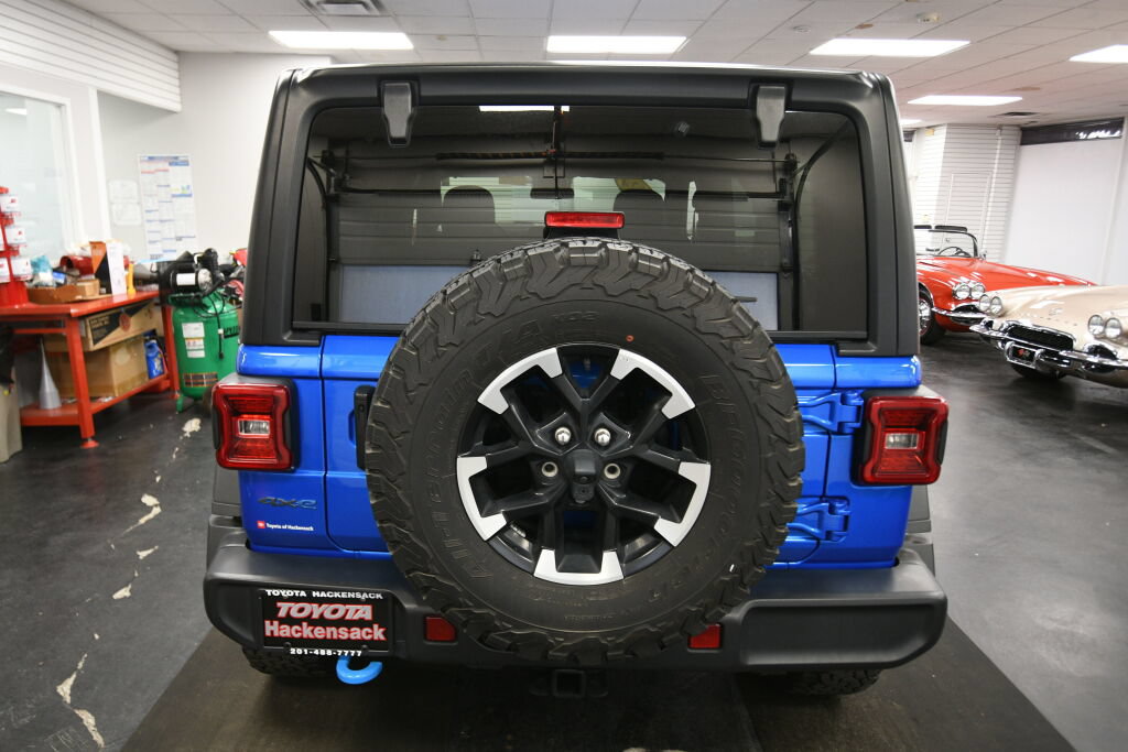 Used 2024 Jeep Wrangler Unlimited Rubicon 4xe AWD/4WD image 6
