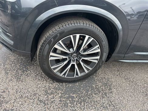 Used 2021 Volvo XC90 T6 Momentum w/ Protection Package Premier image 10