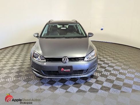 Used 2017 Volkswagen Golf SE FWD image 2