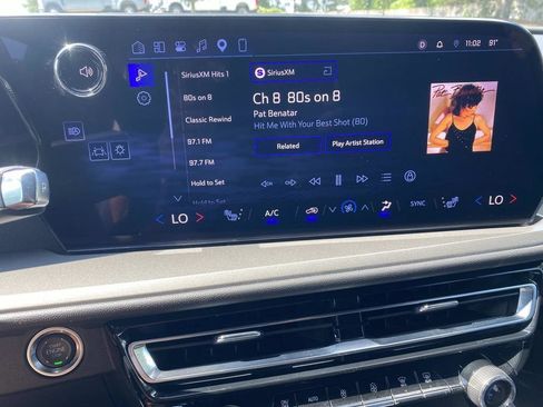 Used 2026 Chevrolet Traverse LT FWD image 22