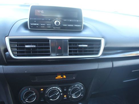 Used 2014 MAZDA MAZDA3 i Touring image 24