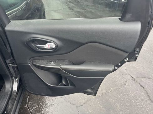 Used 2014 Jeep Cherokee Latitude image 19